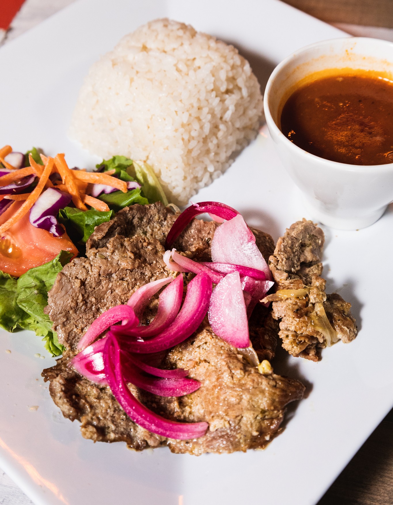 Steak & Onions "Bistec Encebollado"